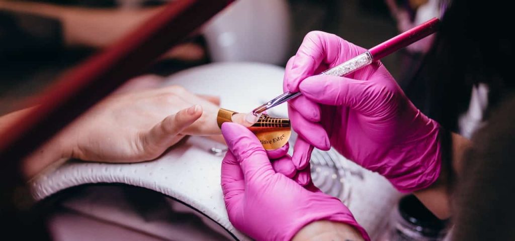 how long do acrylic nails last