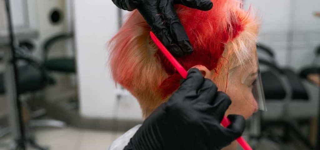 how long to wait to wash hair before coloring