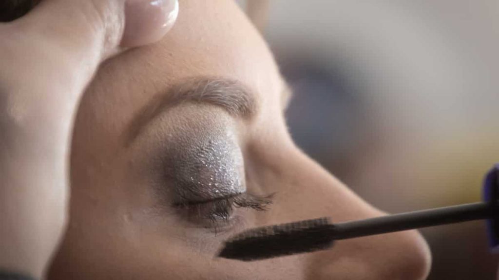 steps of how to apply makeup: Common Makeup Mistakes to Avoid