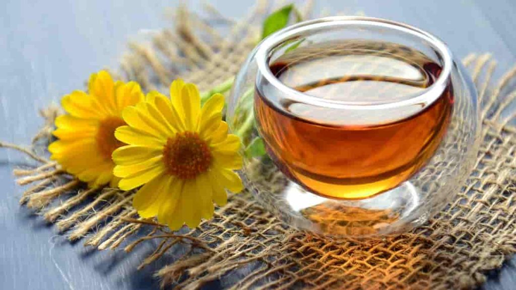 pimple on head home remedies: Green Tea