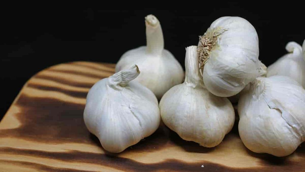 Top 10 Home Remedies for Fungal Rashes: Garlic