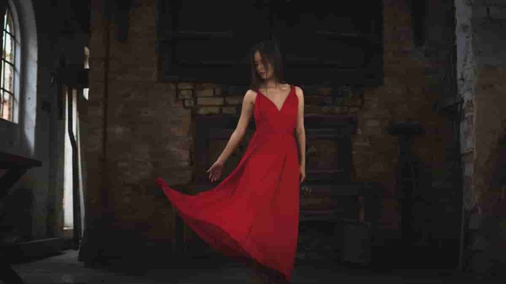 red dress with red lips