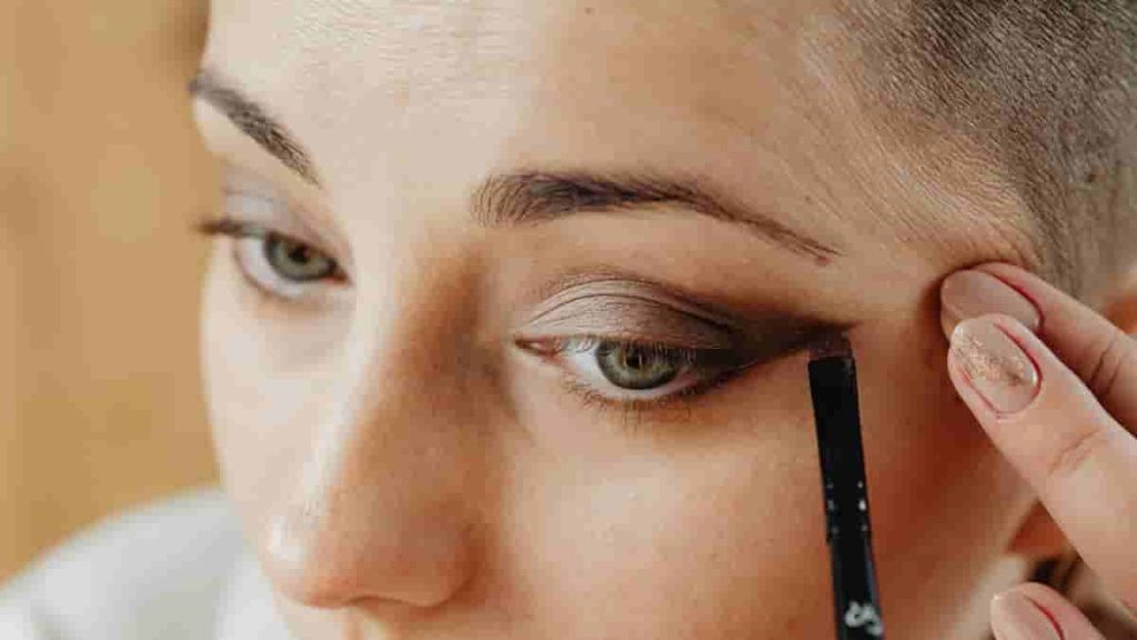 realher metallic bronze eyeliner