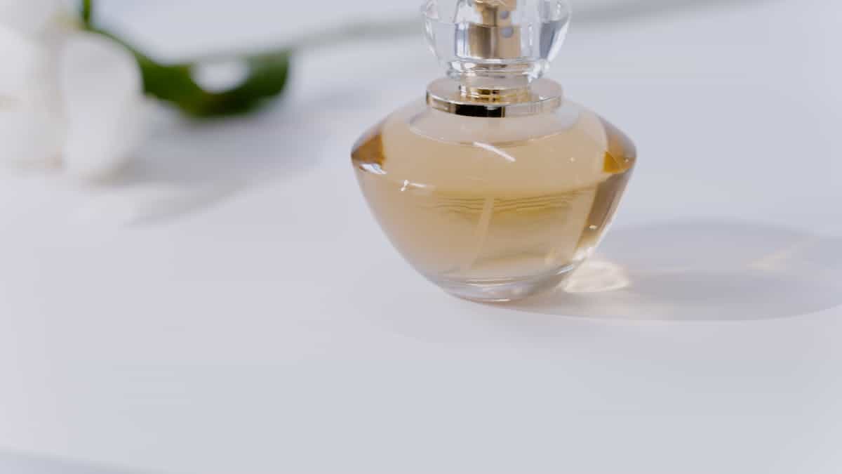 dark vanilla perfume