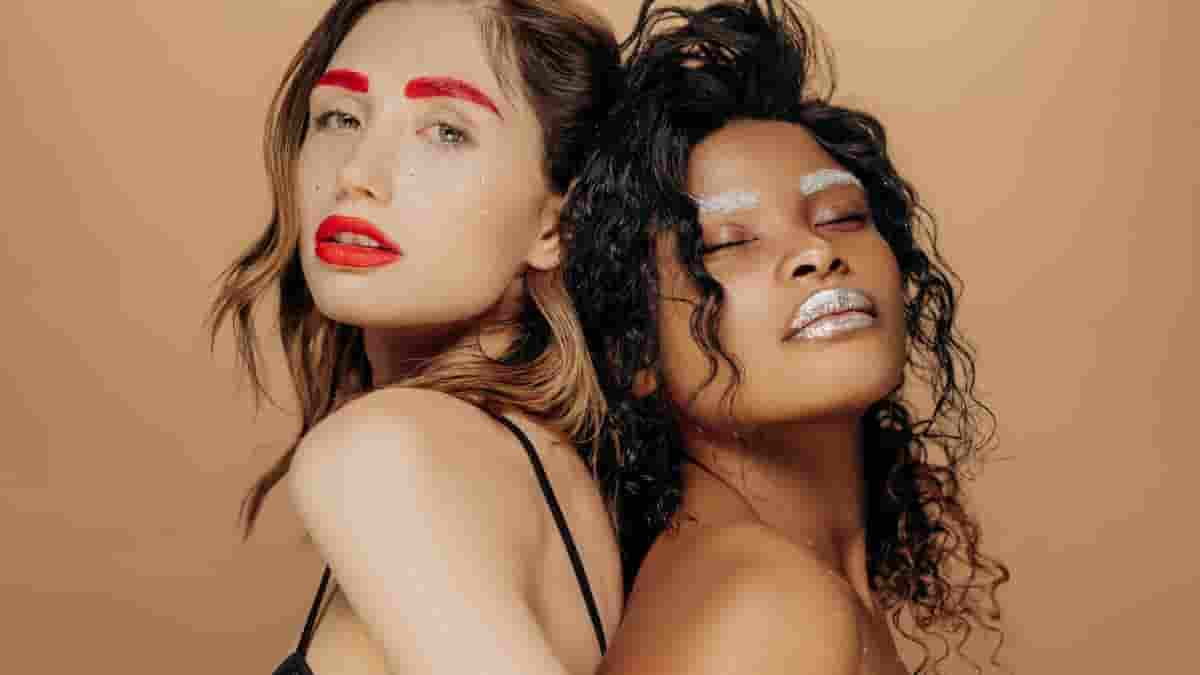 metallic lipstick