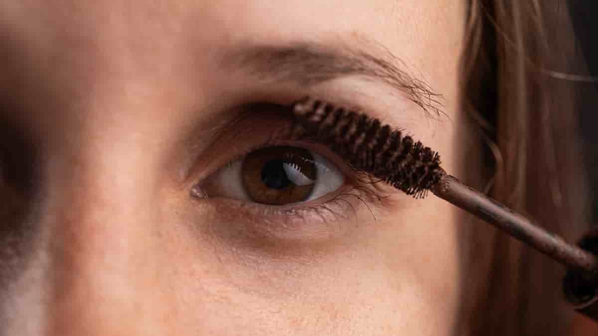 brown mascara