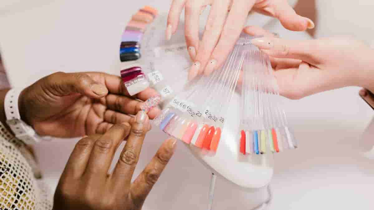 colored nail tips