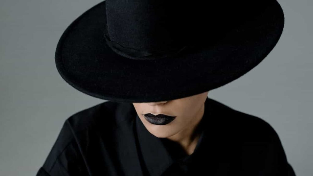 goth lipstick