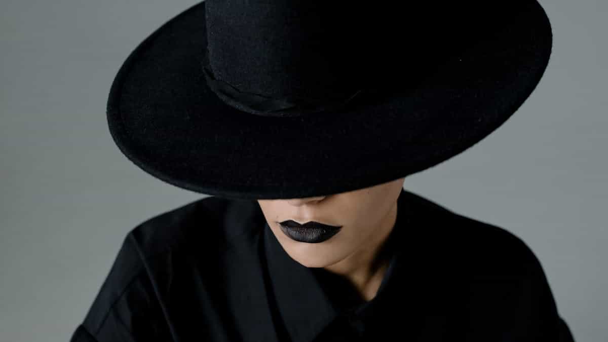 goth lipstick