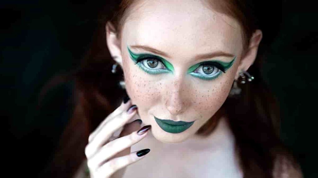 water activated eyeliner