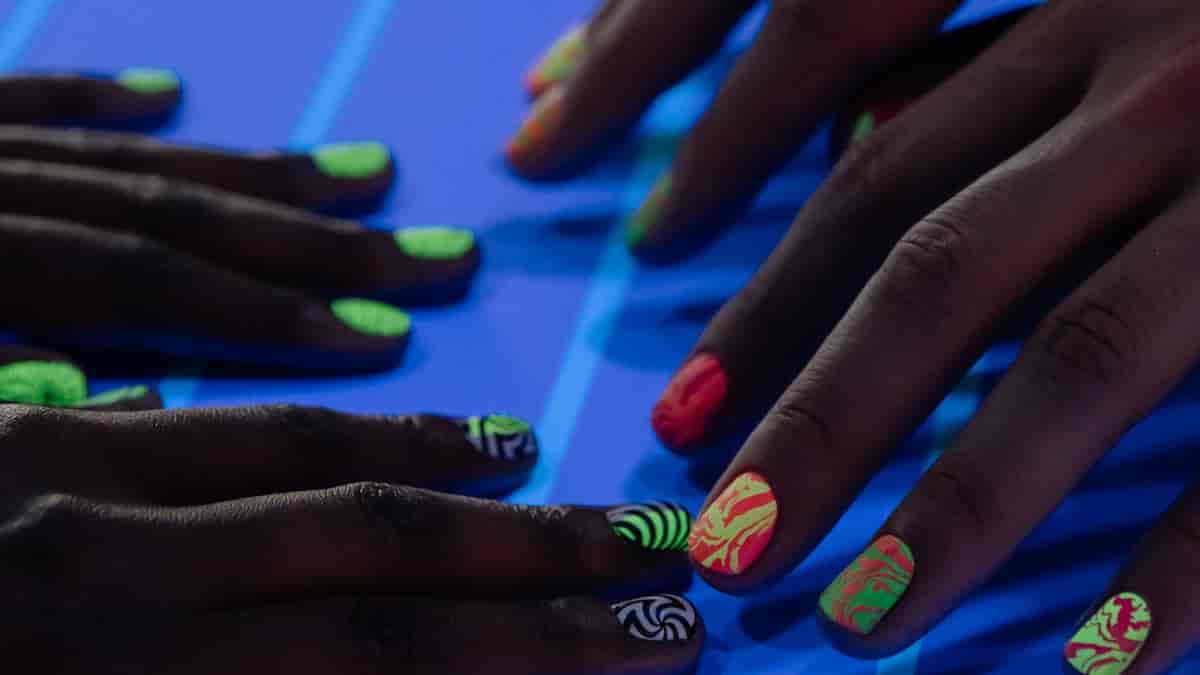 summerween nails