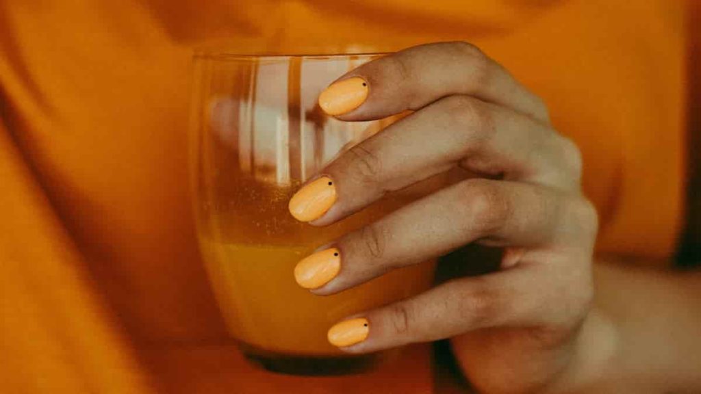 neon orange nails