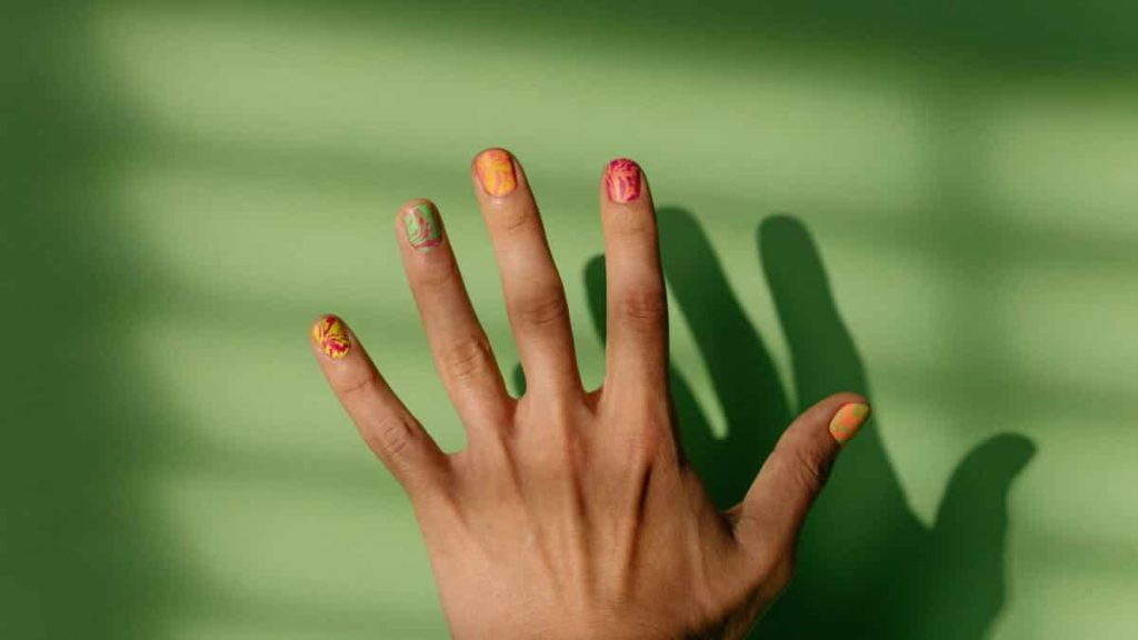 summer color gel nails