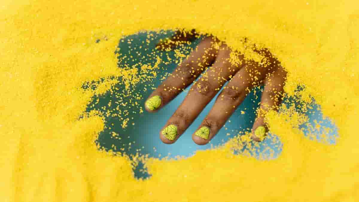 summer yellow nail designs