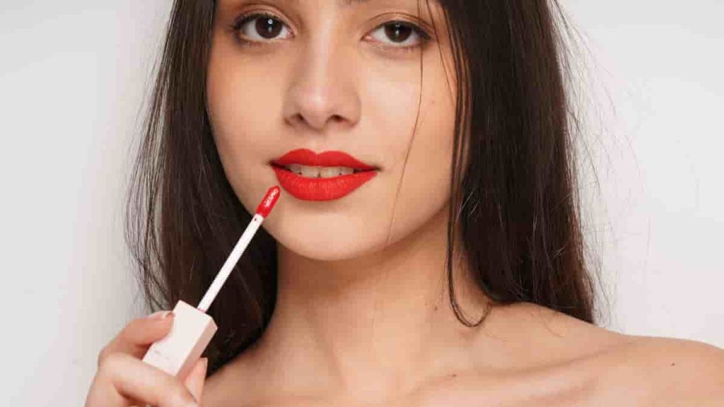 red glitter lipstick