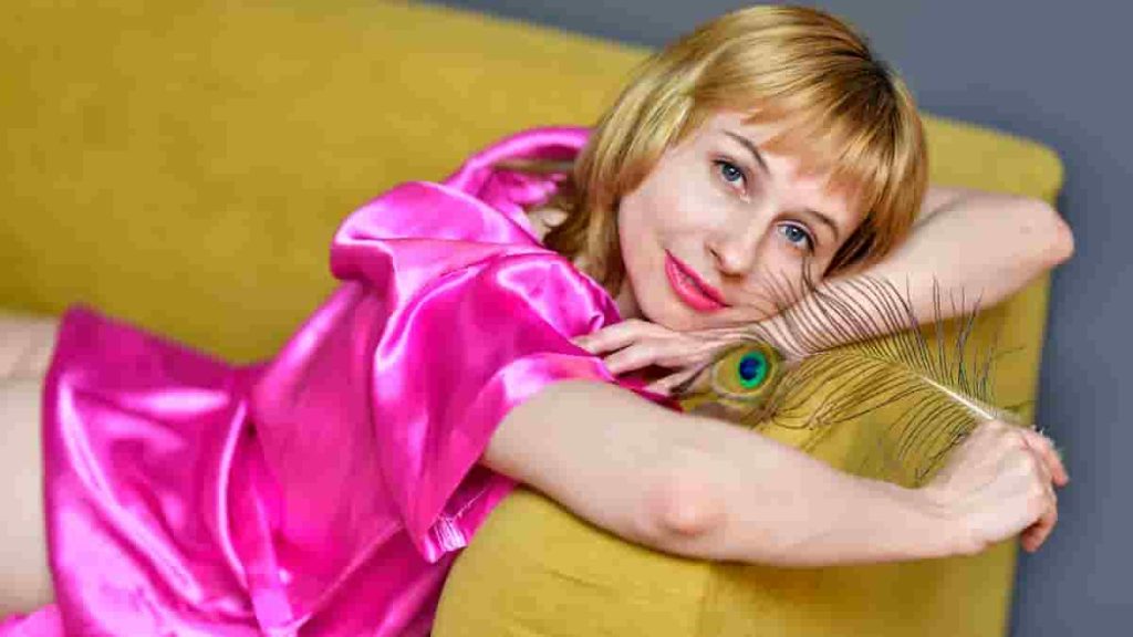 glitter lipstick pink