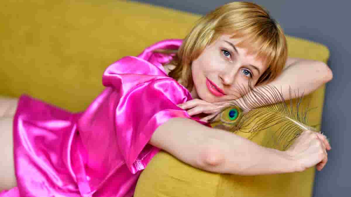 glitter lipstick pink