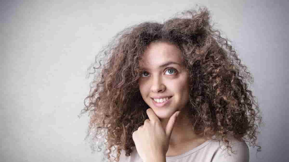 curly hair dream meaning