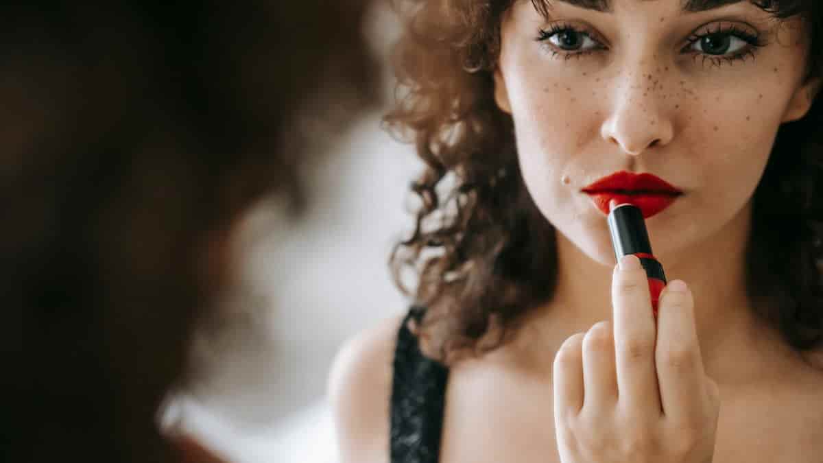 red metallic lipstick