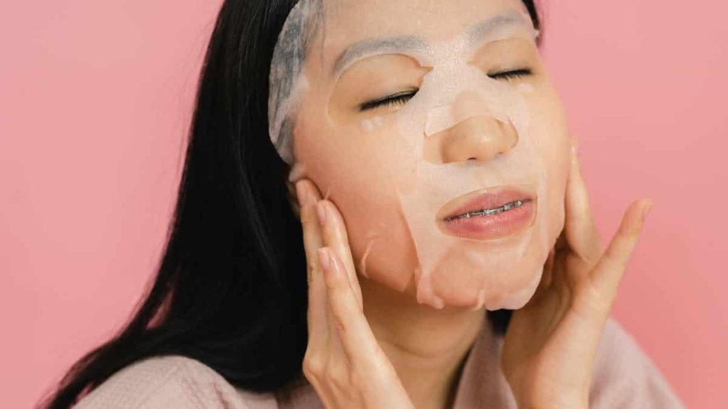 pink hydrojelly mask