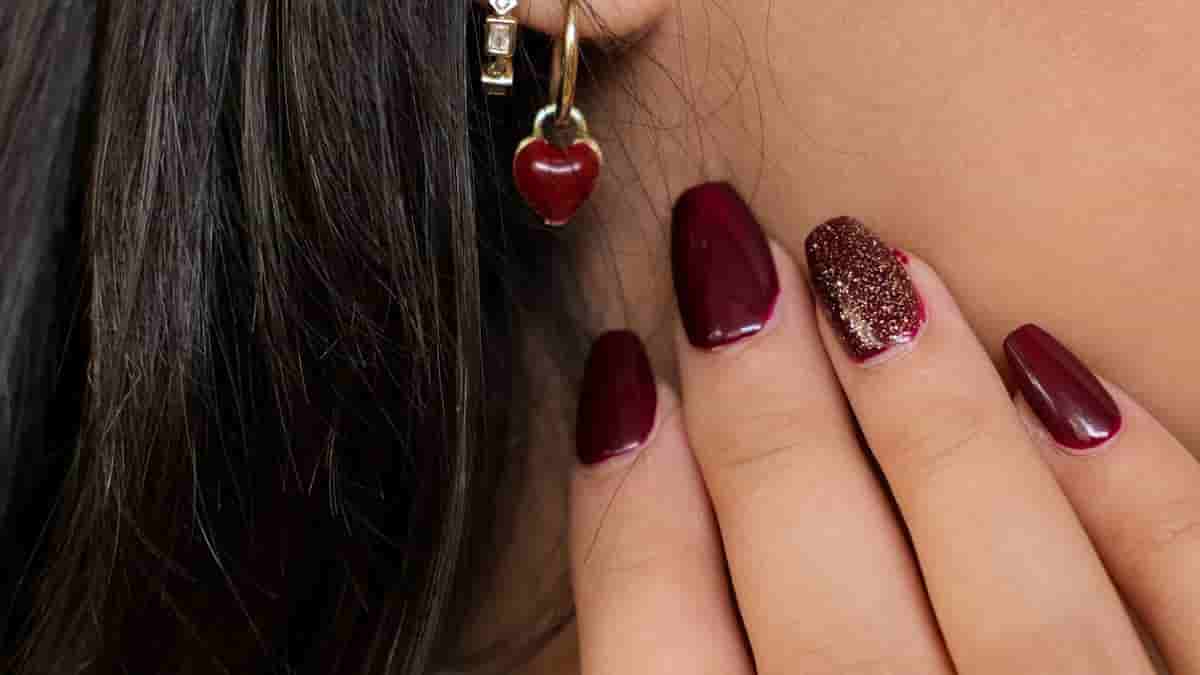 burgundy gel manicure