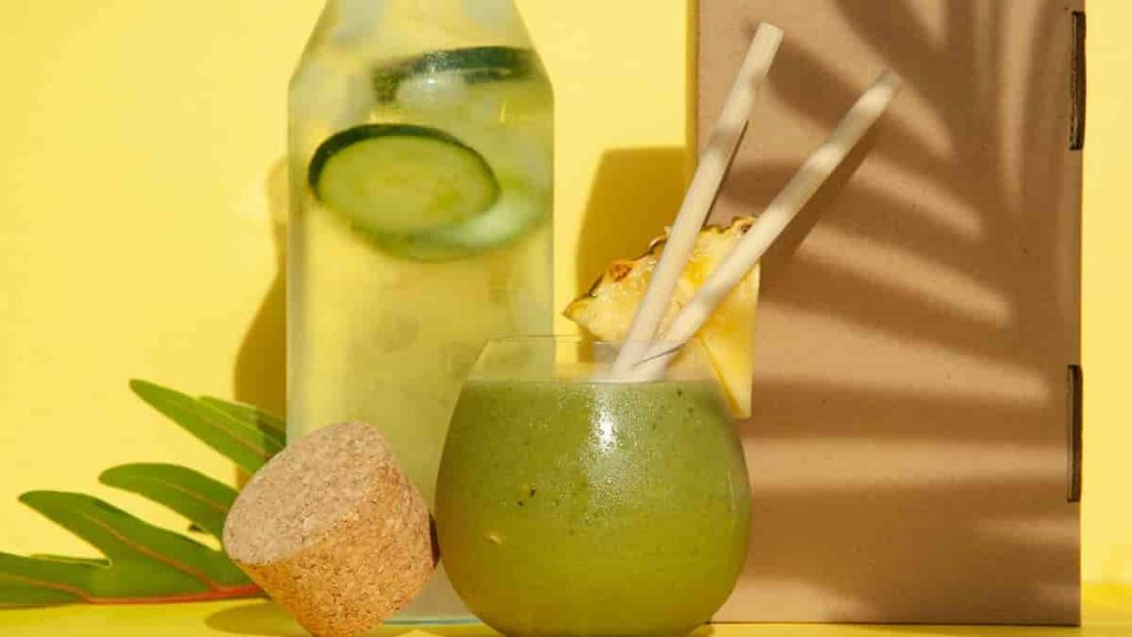 detox smoothie with cucumber