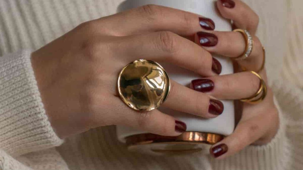 burgundy nail polish