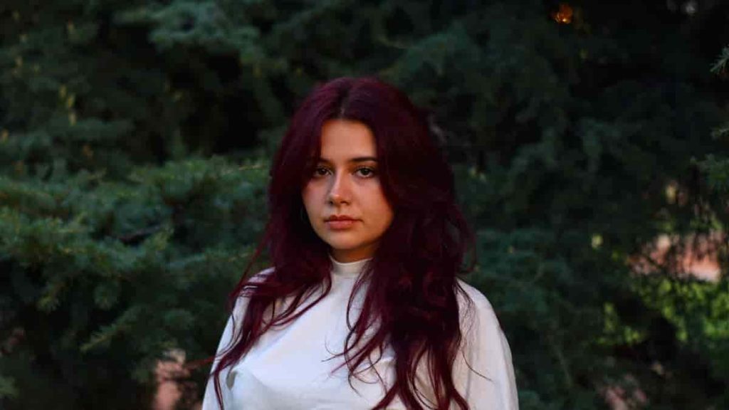 natural burgundy hair color