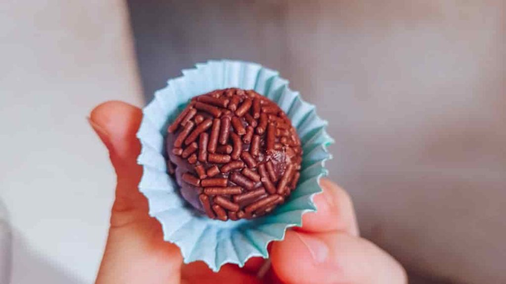 ball chocolate candy