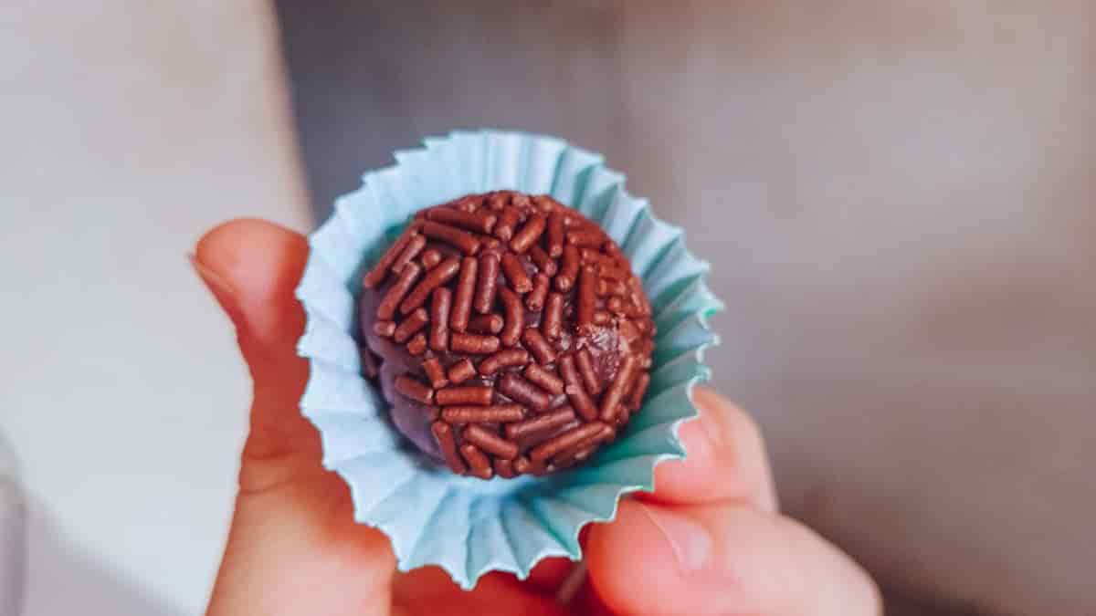 ball chocolate candy