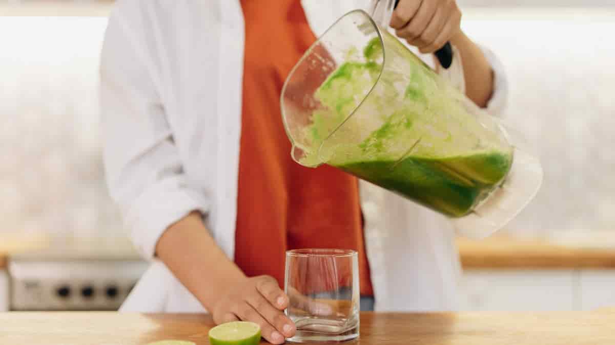 green smothie ginger cucumber greens