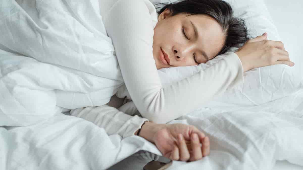 dream about wine on shirt meaning