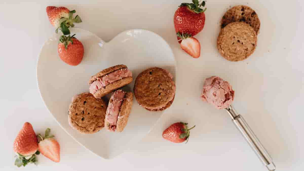 strawberry crunch cookies