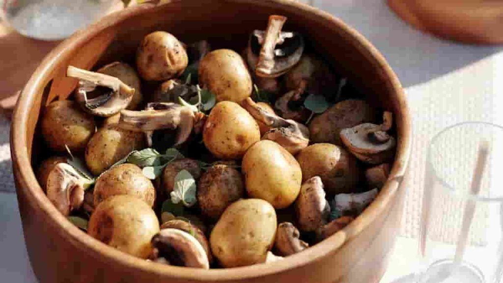 creamy garlic sauce baby potatoes