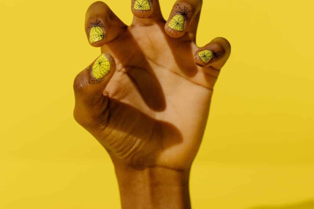sunflower nails